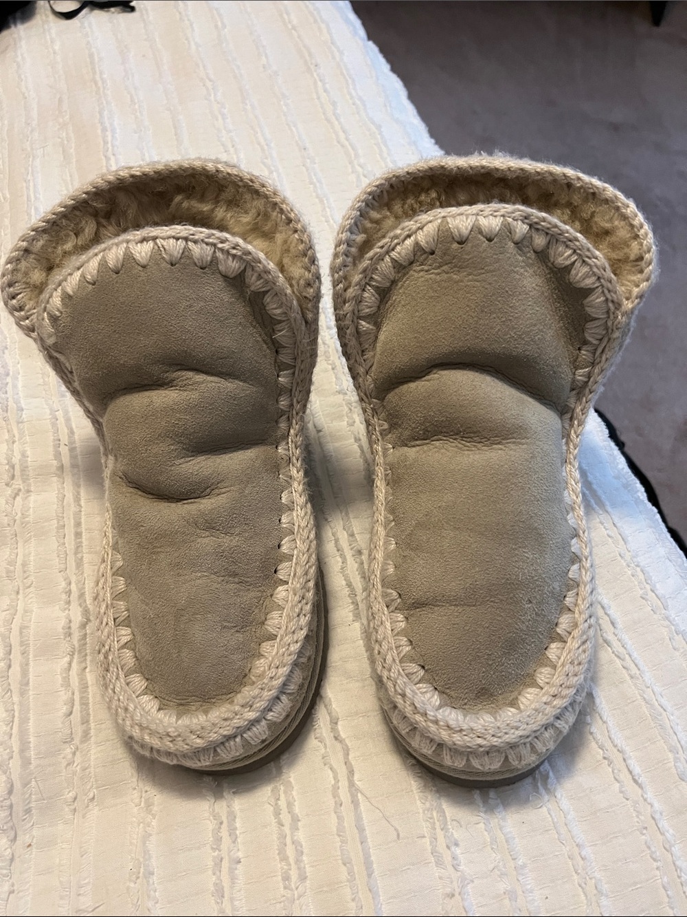 MOU booties size 8